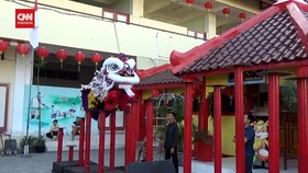 VIDEO: Pemain Barongsai Sibuk Berlatih Jelang Tampil DI Perayaan Imlek
