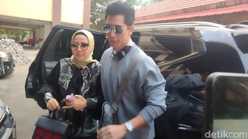 DAFTAR CICILAN FERRY IRAWAN YANG HARUS DIBAYAR VENNA MELINDA