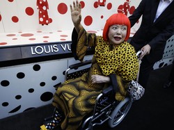 Mengenang Yayoi Kusama, Seniman di Balik Kolaborasi Bersejarah Louis Vuitton
