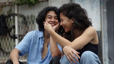 Ternyata Ini Alasan Sitha Marino Sempat Ragu Kenalkan Bastian Steel ke Ayah