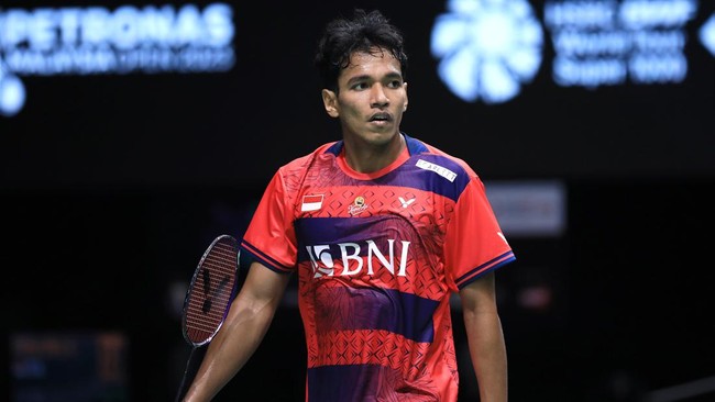 Chico Aura Dwi Wardoyo tersingkir di babak pertama India Open 2023 setelah kalah dari Shi Yu Qi lewat rubber game 22-20, 16-21, 15-21.