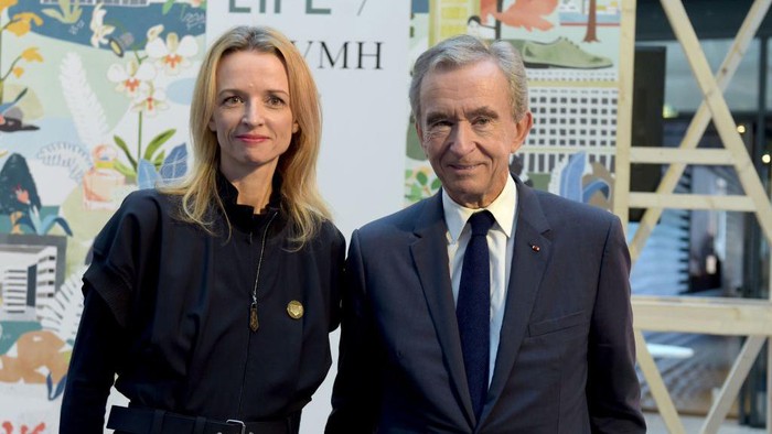 PARIS, FRANCE - MARCH 01:  Owner of LVMH Luxury Group Bernard Arnault and his daughter Louis Vuitton's executive vice president Delphine Arnault attends the LVMH Prize 2019 Edition at Louis Vuitton Avenue Montaigne Store on March 01, 2019 in Paris, France. (Photo by Bertrand Rindoff Petroff/Getty Images)