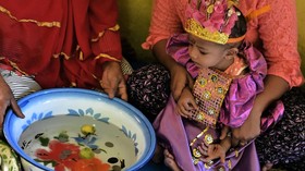 Sunat Perempuan di Antara Mereka yang Menginginkan dan Enggan