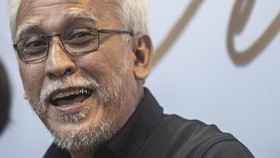 Iwan Fals Cerita ke Putri Tanjung: Pernah Manggung Dua Minggu Sekali