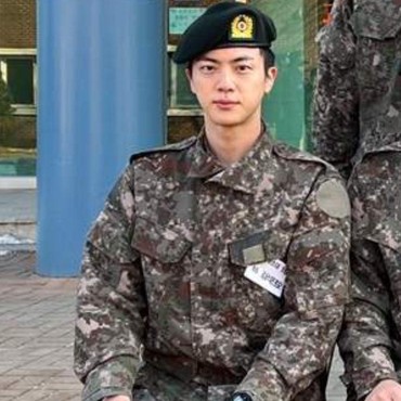 Lagi Wajib Militer, Jin BTS Punya Keponakan Kedua