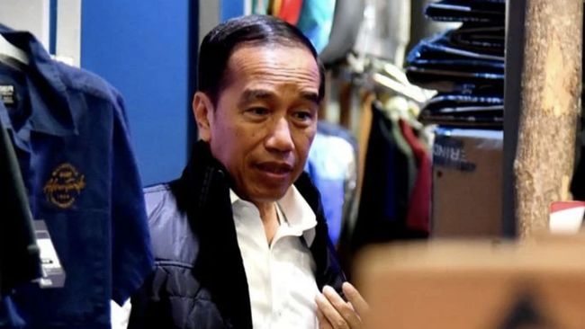 Presiden Joko Widodo (Jokowi) mengunjungi pusat perbelanjaan Kota Kasablanka (Kokas) di Jakarta Selatan selama 2 jam dan melihat ekonomi masih bagus.