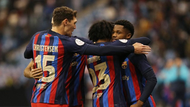 Ansu Fati menyatakan bahwa ia tak punya niat meninggalkan Barcelona meskipun saat ini jarang mendapatkan kesempatan bermain sebagai pemain inti.