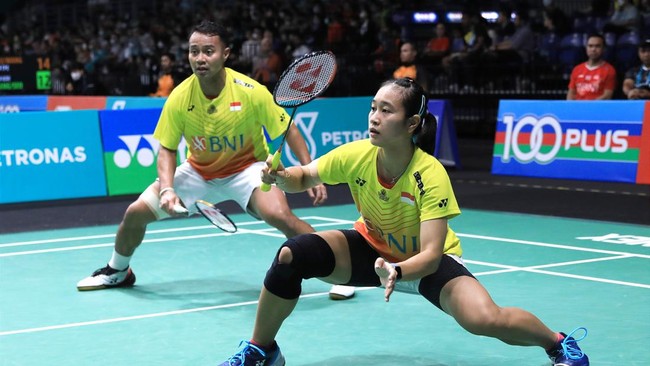 Hasil Thailand Masters: Rehan/Lisa Mulus ke Babak 16 Besar Rehan Naufal Kusharjanto/Lisa Ayu Kusumawati melewati adangan Reddy Sumeeth/Ashwini Ponnapa untuk lolos ke 16 besar Thauland Masters 2023.