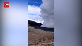 VIDEO: Pendaki Rekam Detik-detik Erupsi Gunung Marapi 7 Januari 2023