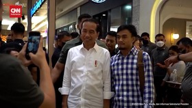 VIDEO: Malam Jumat, Jokowi Ngemall, Pengunjung Kaget