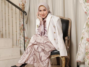 img-title Terpopuler: KDRT Venna Melinda Diragukan hingga Pose Seksi Olla Ramlan
