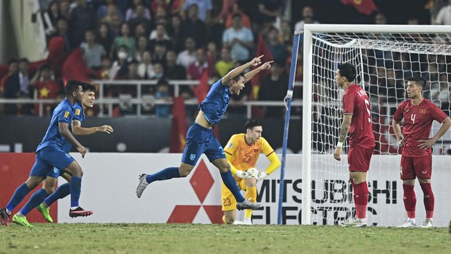 Pertandingan Thailand vs Vietnam pada final leg kedua Piala AFF 2022 malam ini bisa ditonton lewat live streaming berikut ini.