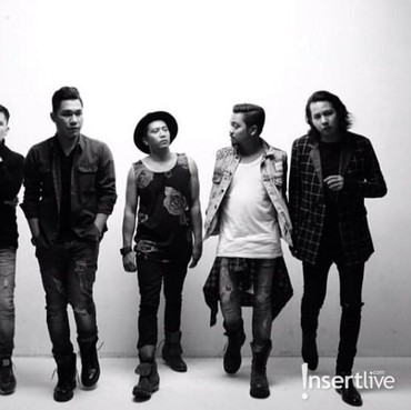 Hujan-hujanan Bareng Armada di Panggung Goyang Gempita