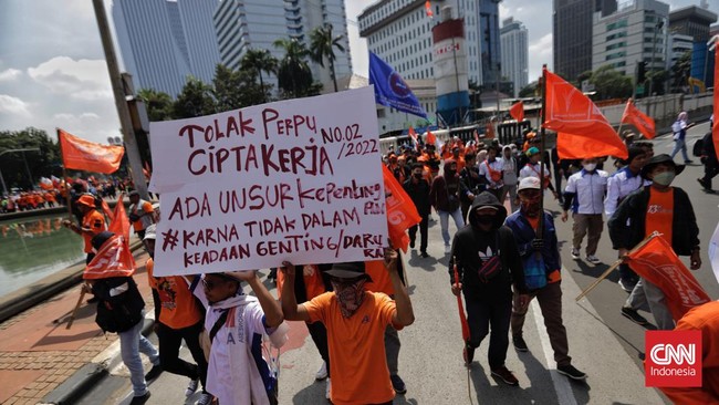 2 dari 9 fraksi di DPR menolak Peraturan Pemerintah Pengganti Undang-Undang (Perppu) Cipta Kerja yang disahkan Presiden Jokowi.