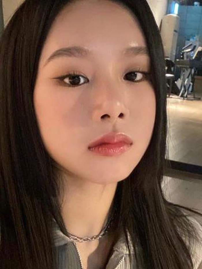 Dua tahun kemudian, Natty mengejutkan netizen dengan muncul dalam program 'Idol School', yang artinya ia telah resmi keluar dari JYP Entertainment./foto: instagram.com/natty_0530