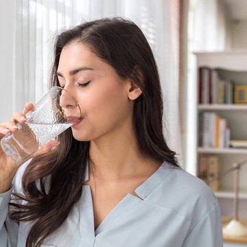 img-title 5 Kebiasaan Minum yang Bikin Perut Rata, Coba Terapkan Mulai Sekarang!