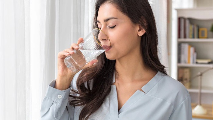 img-title 5 Kebiasaan Minum yang Bikin Perut Rata, Coba Terapkan Mulai Sekarang!