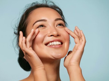 9 Kebiasaan Sehari-hari yang Bikin Cepat Tua, Pola Hidup Ngaruh Banget Bun!