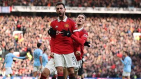 img-title Hasil Liga Inggris: Sempat Tertinggal, MU Bungkam Man City 2-1