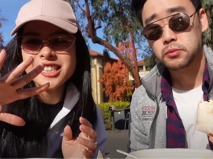 7 Potret Maudy Ayunda & Suami Korea Napak Tilas Awal Kenalan di Stanford University
