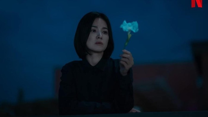 img-title Bikin Penasaran! Simak Teori-Teori Drama The Glory dari Netizen yang Dihubungkan dengan Bunga Trompet