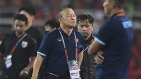 Park Hang Seo Ngamuk ke Wasit, Lempar ID Card Depan Polking