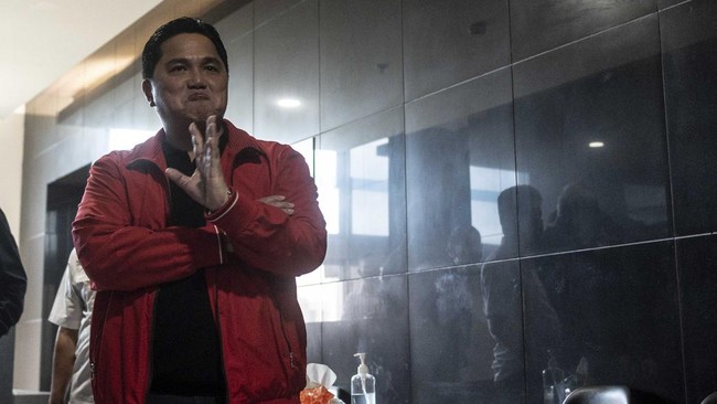 Bisikan Erick Thohir ke Kiky Saputri saat Jadi Saksi Akad: Cie Kawin Menteri BUMN Erick Thohir menjadi saksi ijab kabul di pernikahan artis Kiky Saputri dan M Khairi.