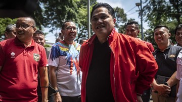 Wali Kota Solo Gibran Rakabuming 'minta tolong' kepada Erick Thohir usai bus Persis Solo diserang pendukung Persita Tangerang, Sabtu (28/1).