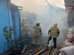 9 Rumah di Bidara Cina Jaktim Terbakar Akibat Gas Bocor, Kerugian Rp 1 M