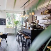 Inspiratif, Pop-up Cafe di Jepang Ini Hanya Pekerjakan Karyawan Tunawicara, Tujuannya Mulia!