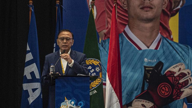 Sepak bola Indonesia cenderung terasa jalan di tempat, meskipun ketua umum PSSI beberapa kali berganti.