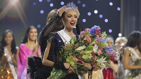 FOTO: Jejak R'Bonney Gabriel Melenggang Jadi Miss Universe 2022