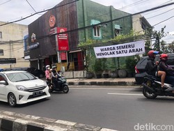 Spanduk Penolakan Satu Arah Bermunculan di Kayutangan Heritage Kota Malang