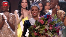 VIDEO: Detik-detik R'Bonney Gabriel Diberi Mahkota Miss Universe