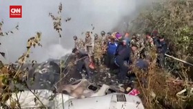VIDEO: Momen Darurat Evakuasi Korban Kecelakaan Pesawat di Nepal
