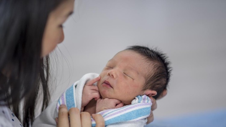 5 Mitos Seputar Mata Bayi Belekan di Indonesia, Hati-hati Bunda Tertipu