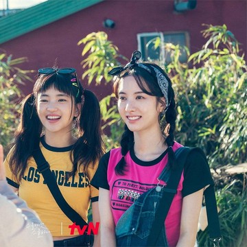 img-title 7 Fashion Retro Ala Film dan Drama Korea yang Ikonik dan Bisa Jadi Inspirasi