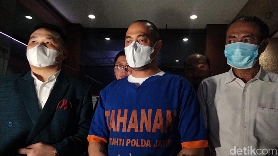 ferry irawan berbaju tahanan