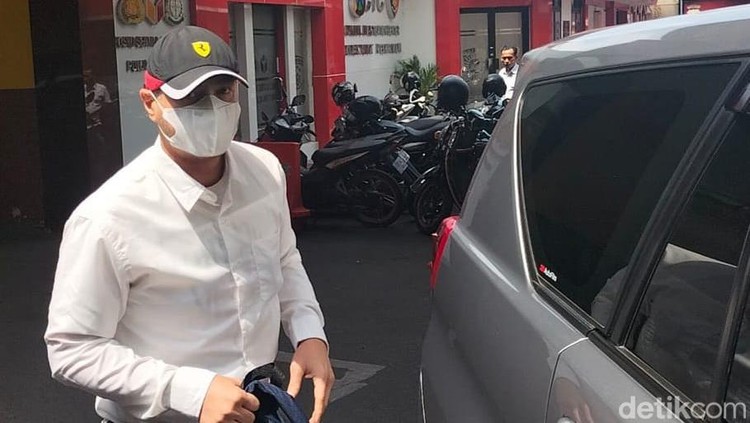 ferry irawan dan kuasa hukumnya jeffry simatupang