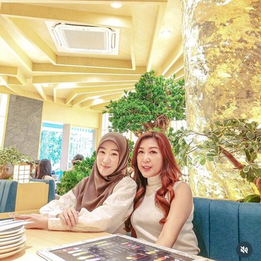 7 Potret Larissa Chou Eks Alvin Faiz & Ibunda yang Harmonis meski Beda Agama