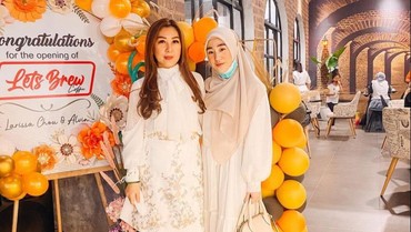 Keberadaan Misterius Sang Ibu di Pernikahan Larissa Chou