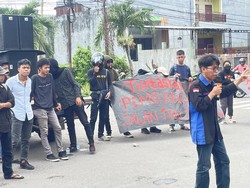 Desakan Perbaikan Jalan di Pinrang gegara Ibu Hamil Wafat Usai Ditandu 7 Km