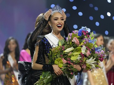 img-title 7 Potret Kemenangan R'Bonney Gabriel Jadi Miss Universe 2022