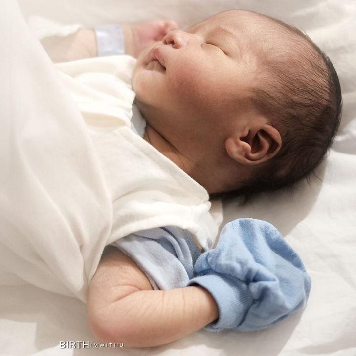 <p>Nadia Saphira pertama kali mengumumkan kabar kelahiran sang putra pada 30 Desember 2022. Ia mengunggah potret pertama putranya itu di media sosial. (Foto: Instagram @nadsap)</p>