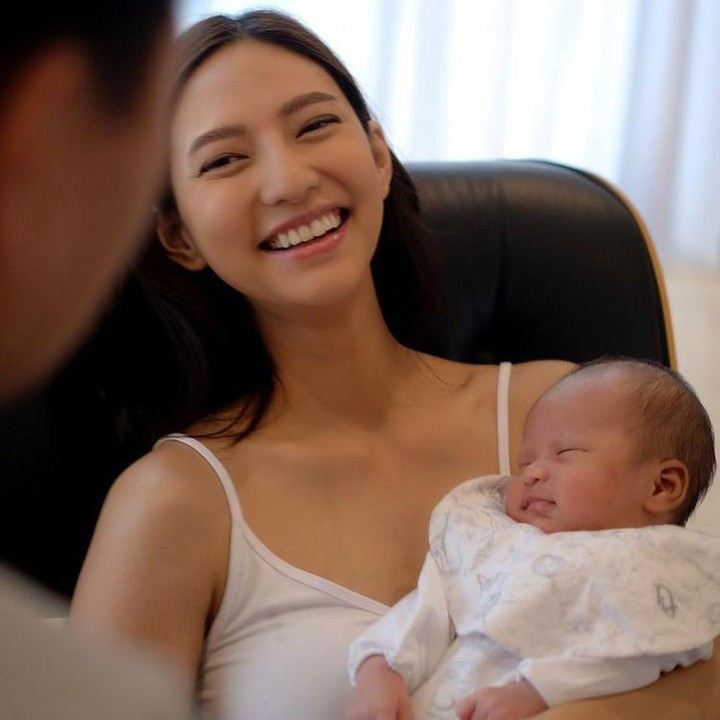 <p>Lama tak terdengar, aktris cantik Nadia Saphira baru saja membawa kabar bahagia. Nadia baru melahirkan anak pertamanya yang berjenis kelamin laki-laki, Bunda. (Foto: Instagram @nadsap)</p>