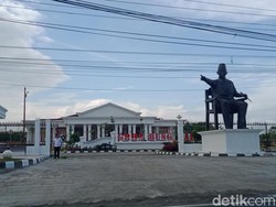 Grha Bung Karno Klaten Rp 90 M Rusak Sebelum Diresmikan: Eternit Bolong