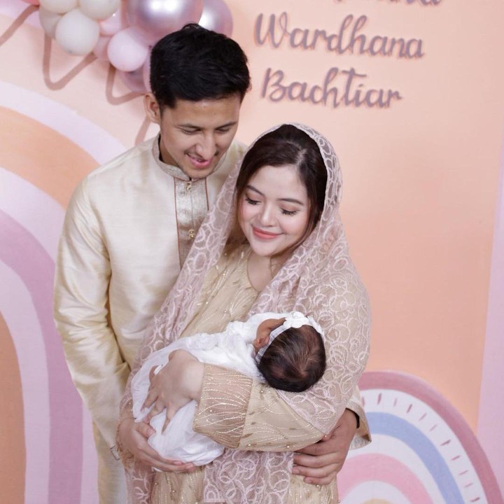 <p>"TabarakAllah semoga menjadi anak soleha dan selalu dilimpahkan rahmat Allah SWT," doa seorang netizen "BarakAllah kakak Tasya, semoga Shafanina menjadi anak yang shoihah dan berbakti kepada kedua orang tuanya," ungkap yang lainnya. (Foto: Instagram: @tasyakamila)</p>