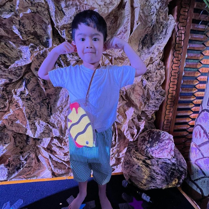 <p>"Happy birthday anah mamah. Sehat selalu, jadi anak yang pintar, soleh, dan panjang umur," kata seorang netizen. "Selamat ulang tahun anak ganteng yang selalu menggemaskan. Sehat selalu, jadi kebanggaan kedua orang tua ya adek Jendra," ungkap yang lainnya. (Foto: Instagram: @vatemat)</p>