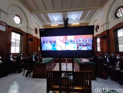 Sidang Tragedi Kanjuruhan, 5 Terdakwa Didakwa Lalai Bikin Orang Lain Tewas