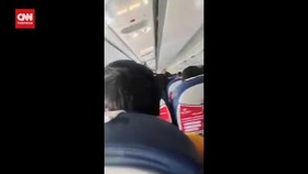 VIDEO: Horor Penumpang Yeti Airlines Rekam Detik-detik Pesawat Jatuh